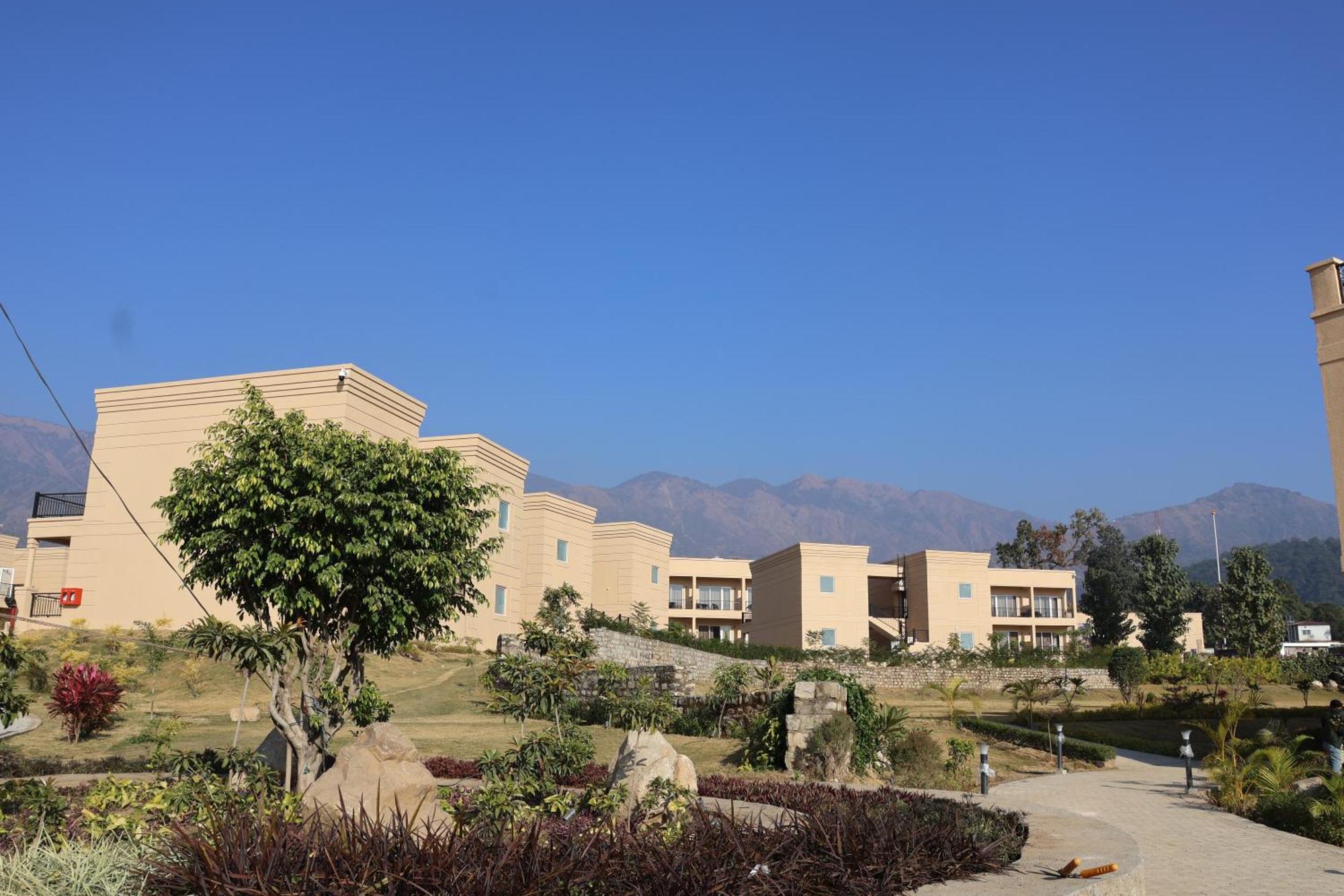 Hotel Club Mahindra Patkote Nainital Zewnętrze zdjęcie
